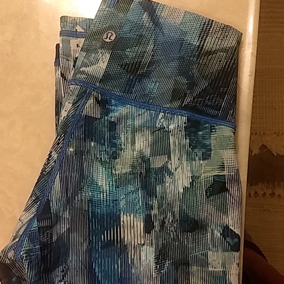 Lululemon leggings sz4 - Picture 7 of 7